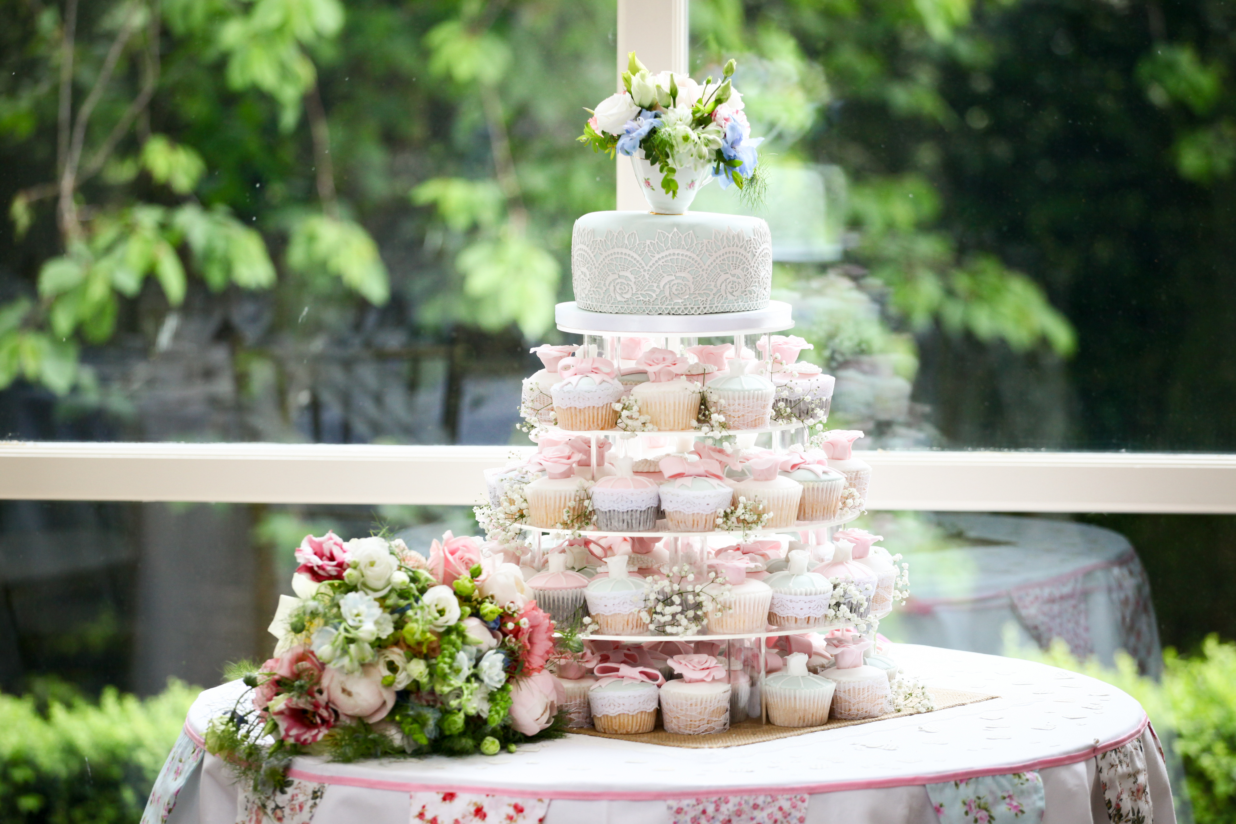 Kerala Wedding Cake Trends